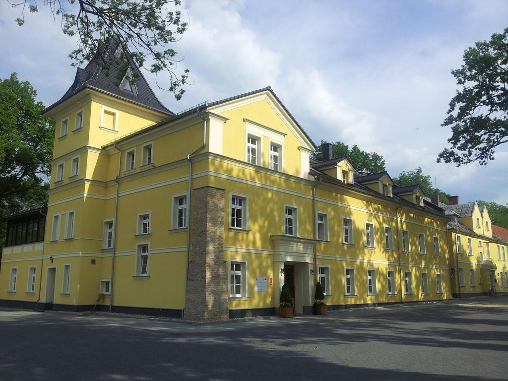 Palac Lucja Bb Zakrzów Eksteriør billede
