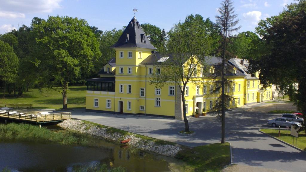 Palac Lucja Bb Zakrzów Eksteriør billede